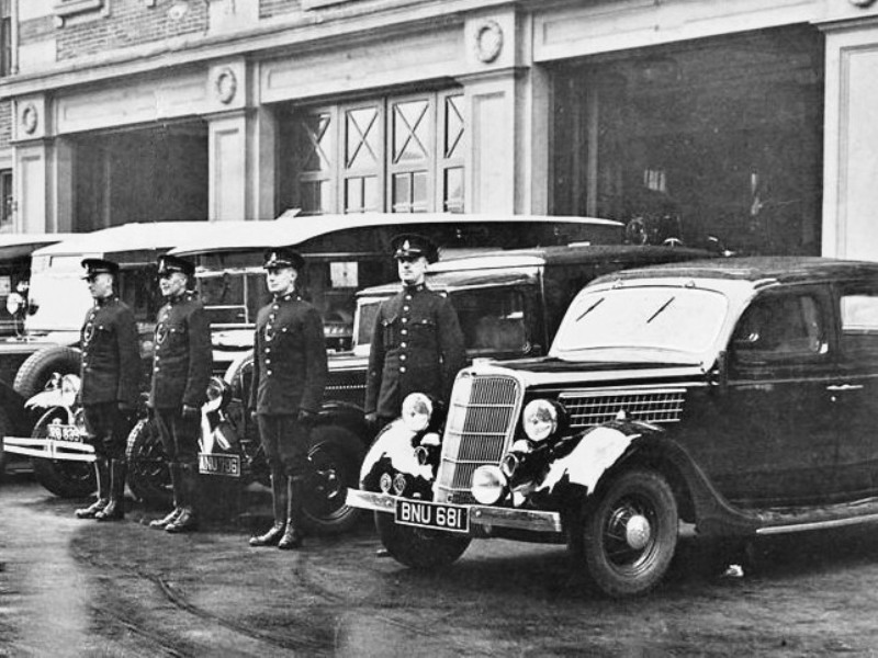 1935 Ford and others - Chesterfield Borough