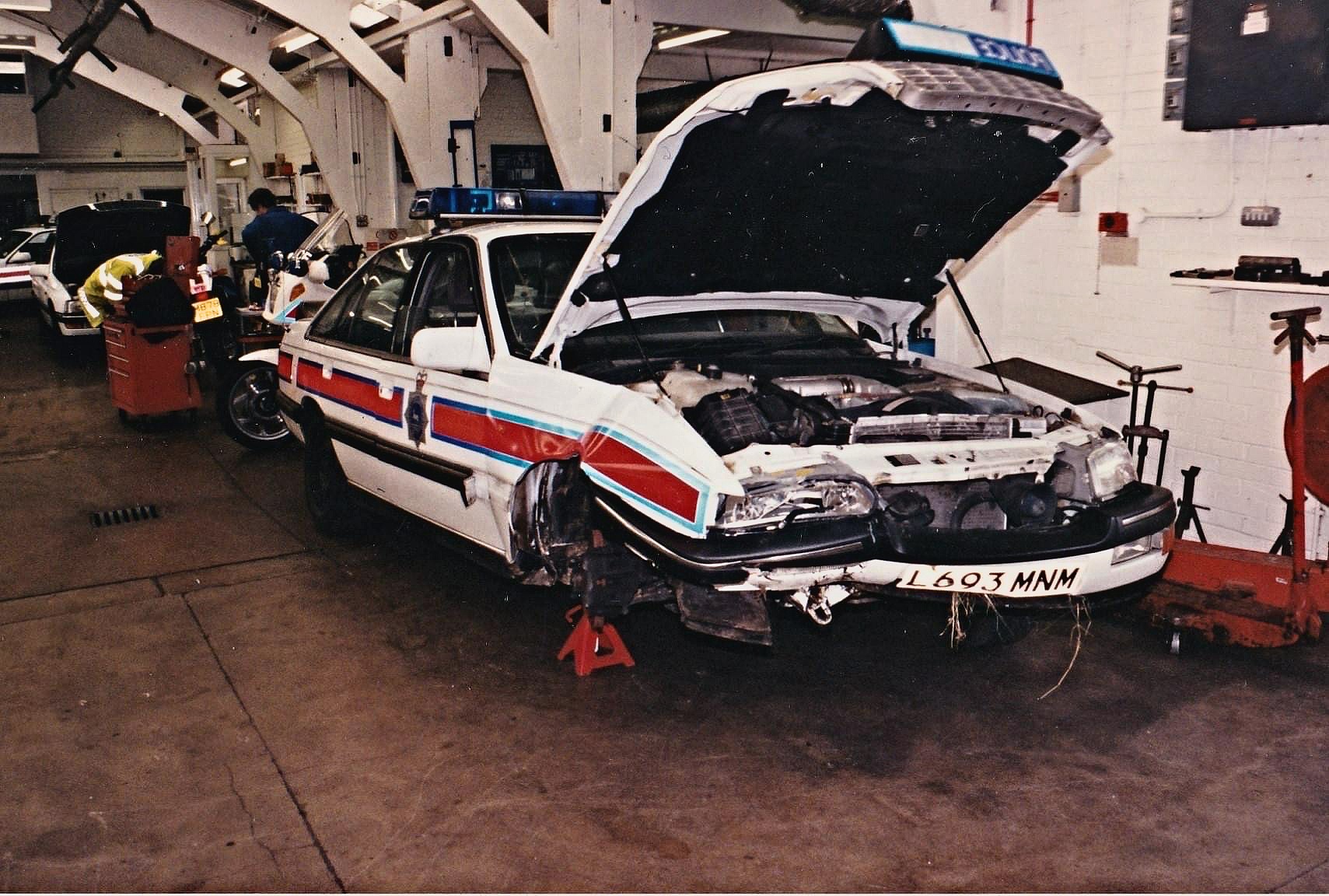 1993 Herts HQ Workshop Stanborough _ Vauxhall Senator L693MNM