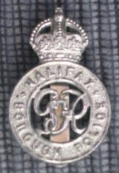 Halifax Borough Police Cap Badge KG VI
Keywords: Halifax Borough Cap Badge KGVI CB