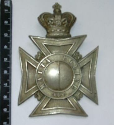 Helmet Badge
Nice Victorian helmet badge worn on the white helmet 
Keywords: HP Malta