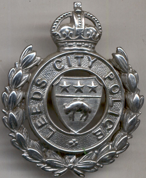 Leeds City Police KC Cap Badge
