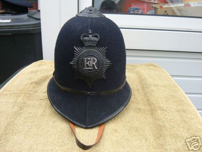 Bedfordshire Constabulary. Helmet. KC
Keywords: Bedfordshire Headwear