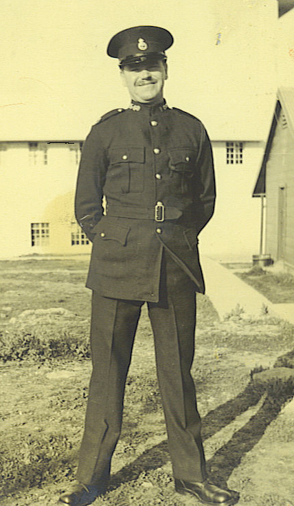 British PC in Palestine
British Constable Donald Doel serving in Palestine under the League of Nations Mandate, March 1940.
Keywords: Palestine