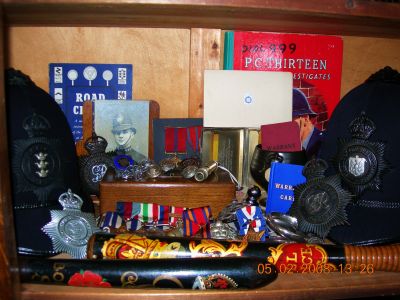 OLDER POLICE ITEMS
KC EAST RIDING HELMET, HULL CITY HELMET, HULL POLICE TRUNCHEON, BOLTON BORO TRUNCHEON, VARIOUS PHOTO,S ETC.
Keywords: Hull EastRiding