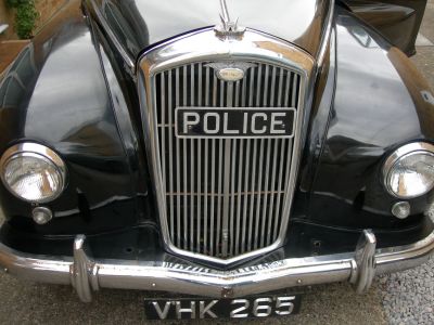 Front of a police Wolseley 6/80 police car
Keywords: Wolseley Vehicles