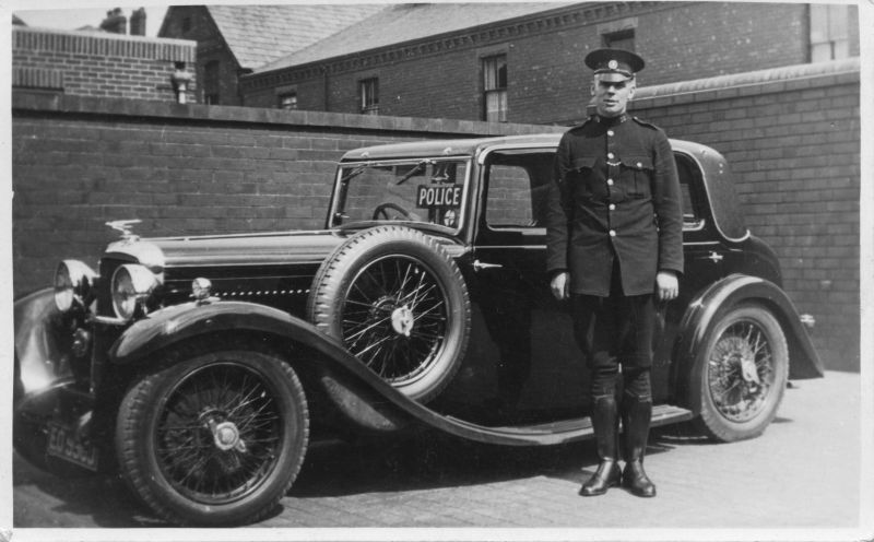 BARROW IN FURNESS BOROUGH POLICE, PC 32
VEHICLE BELIEVED TO BE AN ALVIS
