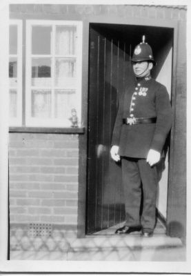 BIRMINGHAM CITY POLICE, PC 78
Snapshot size photo.

Believed to be 'A' Division.

Wearing a WW1 pair
