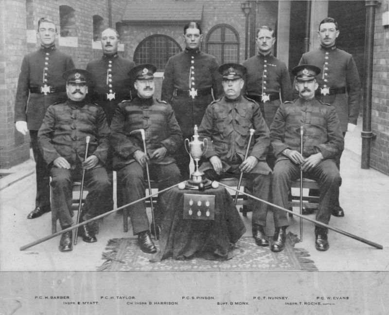 BIRMINGHAM CITY POLICE, A DIVISION, 1921/22
The officers are named underneath.
In addition the Constable's collar numbers in the rear rank at:
L-R PC 93;54;20;52;25.
They were the winners of the Francis Webb Challenge Cup for 1921/22.
I presume this was for billiards.
