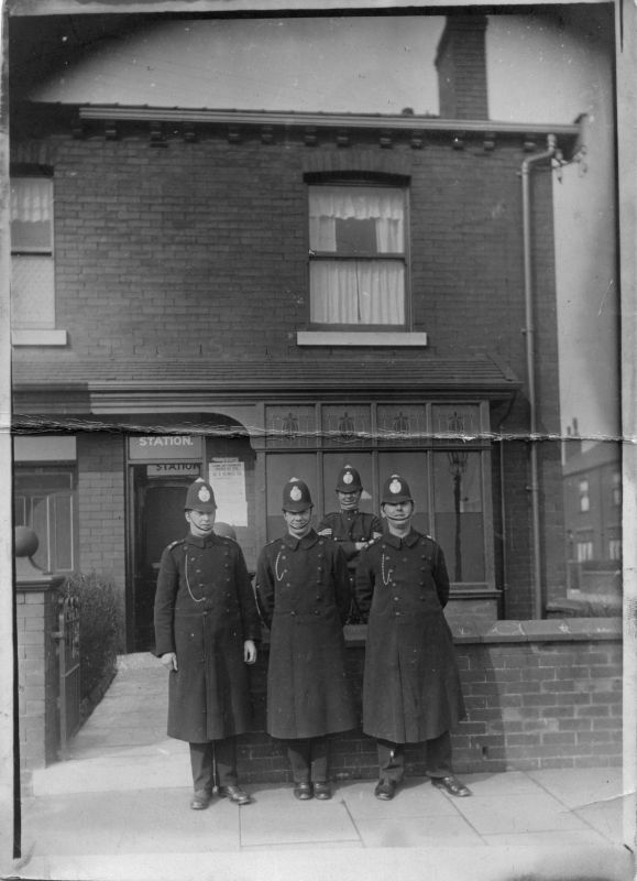 BOLTON BOROUGH POLICE STATION AT 33 ABINGDON ROAD BOLTON
The Sgt. at the rear is PS 21, believed to be Sgt. Howarth, who lived at the police station.
