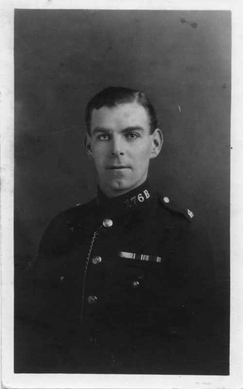 BRIGHTON BOROUGH POLICE, PC 176B, A.V.J.EVANS
Wearing a WW1 trio with a 'Mons Star'.
