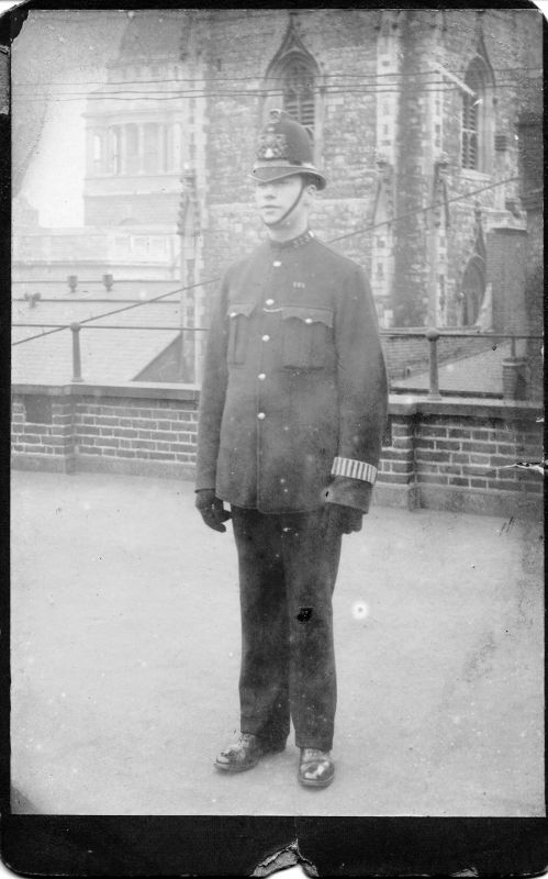 CITY OF LONDON POLICE, PC 325B
No photographer.
Photo is dated 1910 at Snow Hill.
I believe he is 'B' Division
I believe he is wearing the ribbon of the 'Kings Police Medal'.
