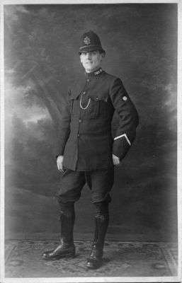 DERBYSHIRE CONSTABULARY, PC 192
Keywords: DERBYSHIRE officer