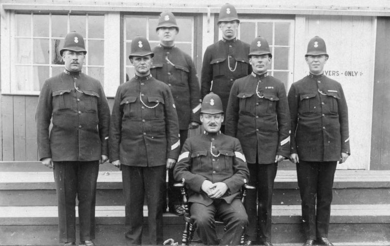 DERBYSHIRE CONSTABULARY, 1929
The Sgt. seated is named as Sgt. TOOMB
