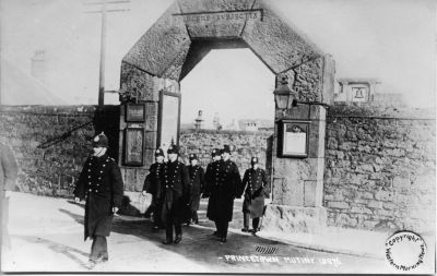 DEVON CONSTABULARY, PRINCETOWN RIOT 1932
DEVON CONSTABULARY, PRINCETOWN RIOT 1932
Photographer, Chapman & Son, Dawlish.
Keywords: DEVON