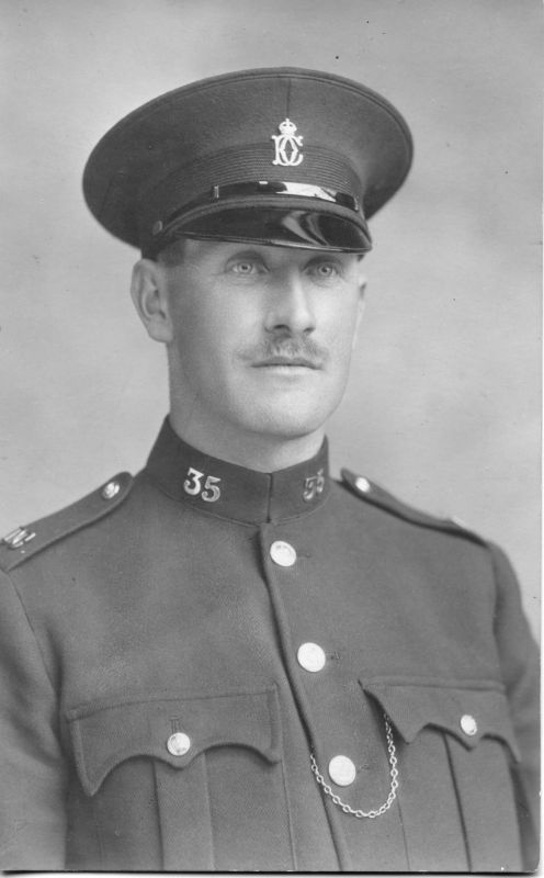 DUMFRIESSHIRE CONSTABULARY, PC 35 Jack KIRKPATRICK
Believed to have lived/served in Canonbie.
Photo by F.W.Tassell & Son, Carlisle
