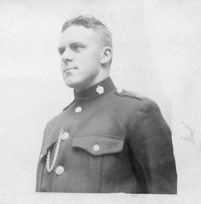 Devon Constabulary PC ALAN WOODYATT CLINNICK (approx 1933)
Taking during recruit training
