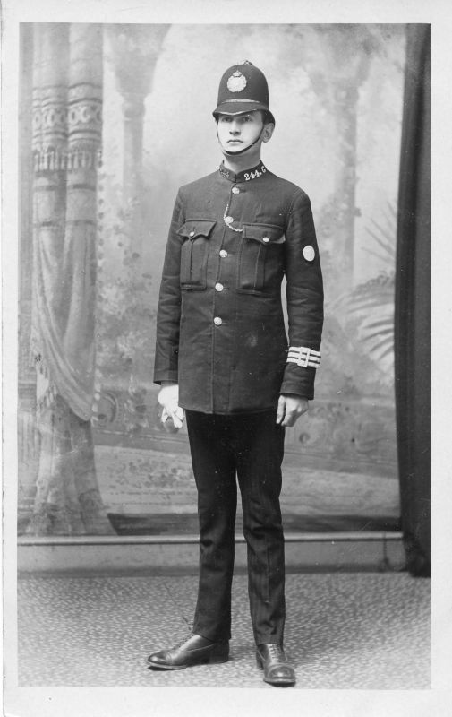 GLOUCESTERSHIRE CONSTABULARY, PC 244G
Photo by: W.G.Coles, 6 Barton Street, Gloucester.
