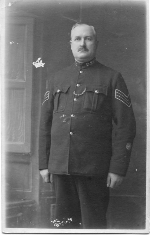 HERTFORDSHIRE CONSTABULARY, PS 225C Thomas Frederick TITMUSS
According to the 1901 census he was a Police Sergeant at Welwyn, aged 39 years.
No photographer information. 
