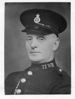 HYDE BOROUGH POLICE, PC 71 WR
Photo dated: 12/Sept/1948
Believed to be 'War Reserve' Constable
