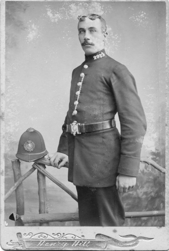 KENT COUNTY CONSTABULARY, PC 293
Helmet plate circa 1895-1902.
No photographer information.
Name could possibly be Henry HILL.
