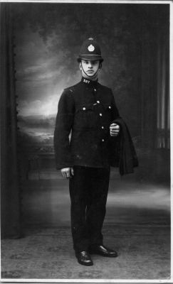 LANCASHIRE CONSTABULARY, PC 207
Photographer: Dewhurst Electric Studio, Farnworth
Keywords: LANCASHIRE CONSTABULARY, PC 207