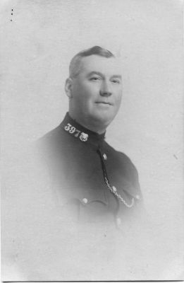 LEEDS CITY POLICE, PC 397
Photo by: J Roberts & Co., 1 Upperhead Pow, Leeds.

Dated 21/December/1926 (date stamp)
