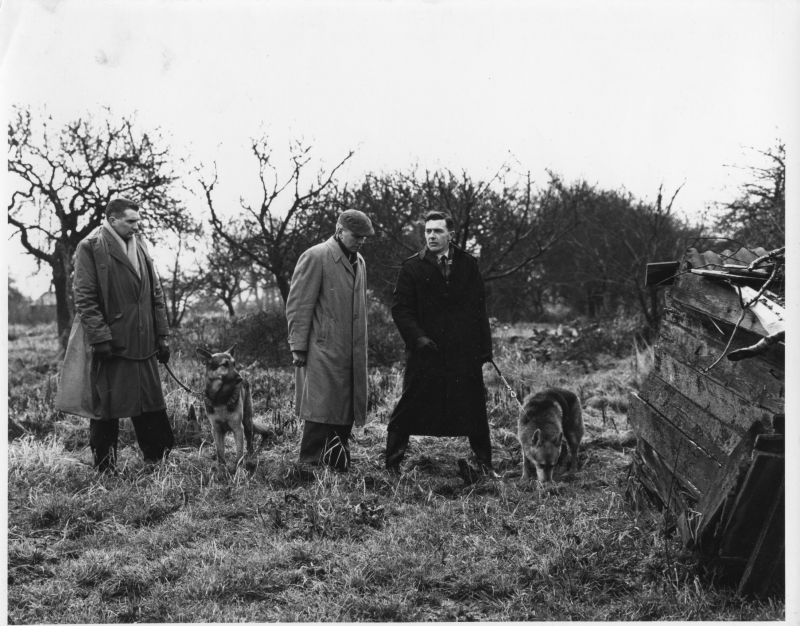 LEICESTERSHIRE AND RUTLAND CONSTABULARY
Third photo appearing to show a manhunt
