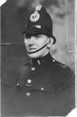 LIVERPOOL CITY POLICE, PC B165
Believed to be :
Dan HAYES
Approx. 1930's
