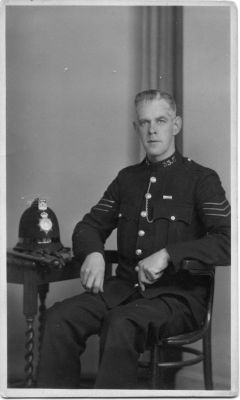 MANCHESTER CITY POLICE, PS 33
Wearing Coronation medal (KG6 - 1937)
Photographer: Simpson's Portrait Studio, Levenshulme
