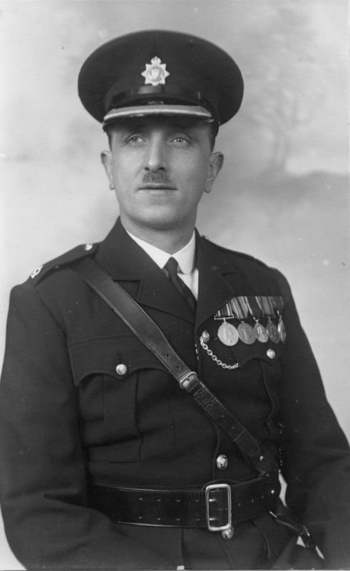 MANCHESTER CITY POLICE, Supt. Alexander ABERDEIN, 1937
Joined the force in 1920 and was appointed MBE in 1942 (London Gazette 11/June/1942).
He was appointed Chief Constable of Salford 1947-1948.
