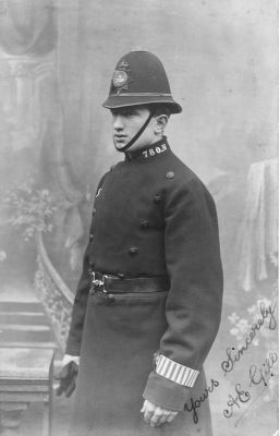 METROPOLITAN POLICE (PC 780N, A.E.GILL)
Card dated 29/April/1914
