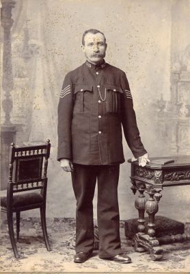 METROPOLITAN POLICE, SGT V73
PHOTOGRAPHER C.J.HOPKINS OF EPSOM
Keywords: Metropolitan