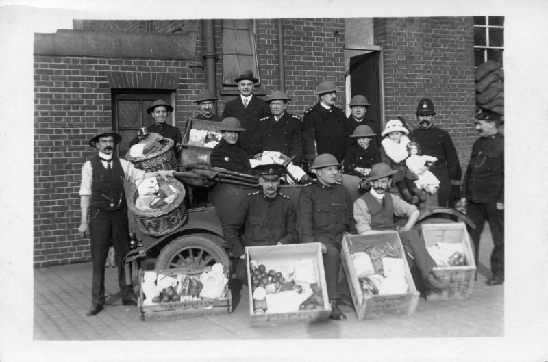 METROPOLITAN POLICE K DIVISION SPECIALS
Members of the Met. Police Special Constabulary at Ilford, Christmas 1917.
