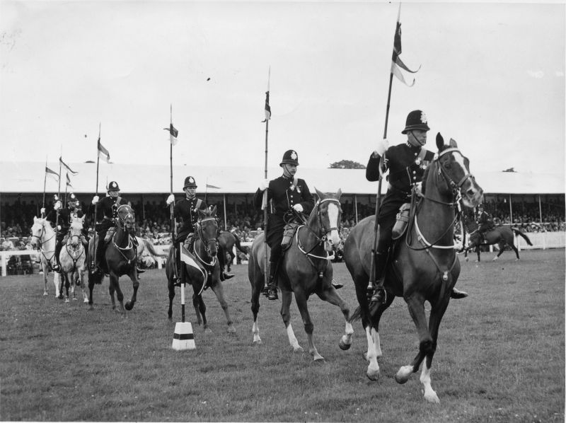 METROPOLITAN POLICE MOUNTED DIVISION
Photo taken 01/July/1963 at the Royal Norfolk Show.
Photo by Norfolk News Co. Ltd.
This is a musical ride.
