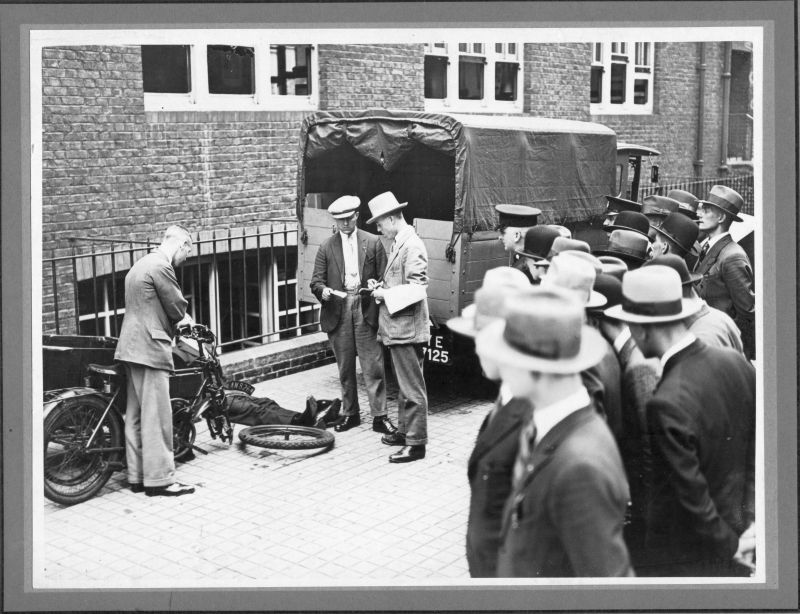 METROPOLITAN POLICE PEEL HOUSE 1928 -002
Recruit training in the square circa 1928
