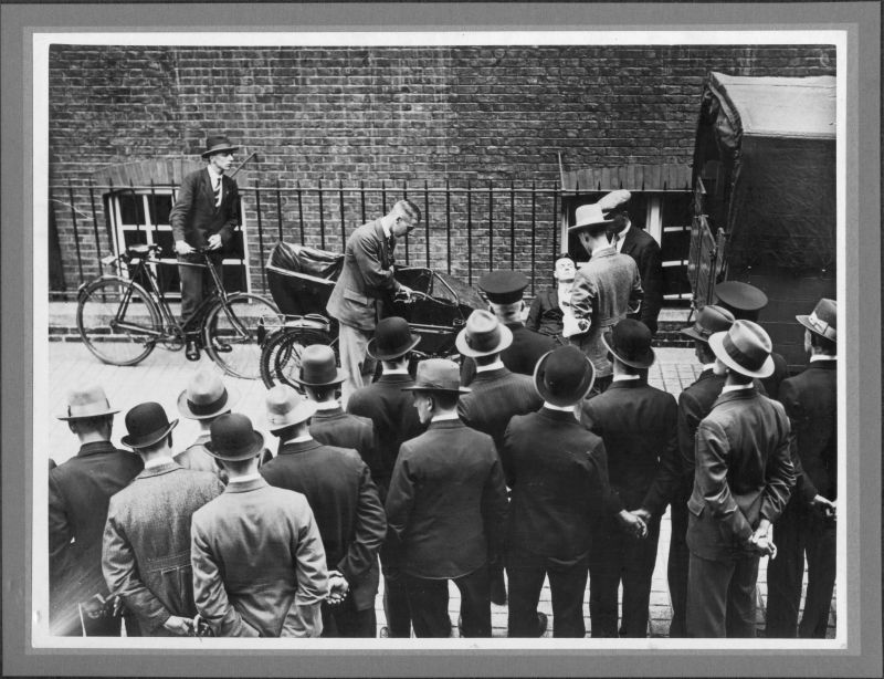 METROPOLITAN POLICE PEEL HOUSE 1928
Traffic training in the square circa 1928
