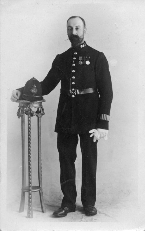 METROPOLITAN POLICE Y DIVISION, PC 791Y
Constable Leonard Ernest GUNN, Warrant number 81279.
Enlisted 25/May/1896
Retired 29/May/1921
Wearing 1897 Jubilee medal and both 1902 and 1911 Coronation medals.
