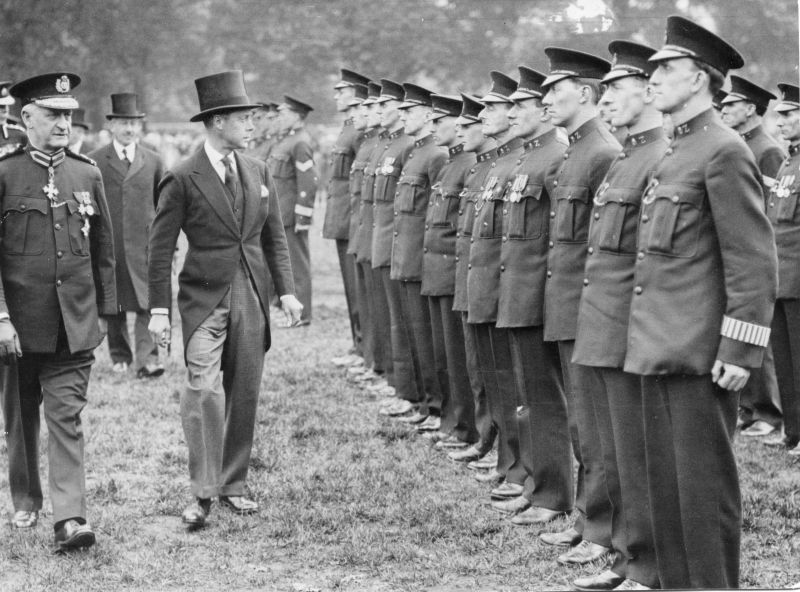 METROPOLITAN POLICE 'Z' DIVISION SPECIAL CONSTABLES, HYDE PARK 05/JUNE/1932
Photo by Keystone
Notation reads: The Prince of Wales this afternoon inspected the Metropolitan Special Constabulary Reserve, on the Exhibition Grounds, Hyde Park.
