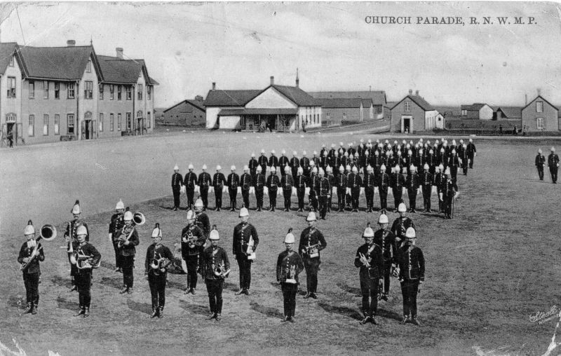 ROYAL N.W. MOUNTED POLICE Circa 1908
Photo of a church parade at Fort Steele, Winnipeg, Manitoba.
Card postmarked 1908.
