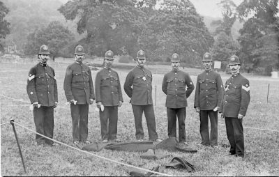 SOMERSET COUNTY CONSTABULARY
L - R: Sgt./PC 369/Uk/PC 196/PC 59/PC 233/Sgt.
Posted from Weston-Super-mare, 21 - Sept - 1909
