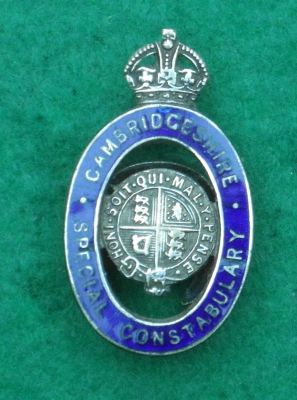 CAMBRIDGESHIRE SPECIAL CONSTABULARY LAPEL BADGE
Maker: J R Gaunt, London
