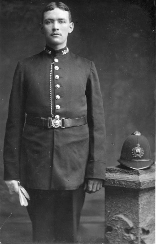 SURREY CONSTABULARY, PC 189 (Circa 1911)
This card is marked as Guilford, April 1911.

