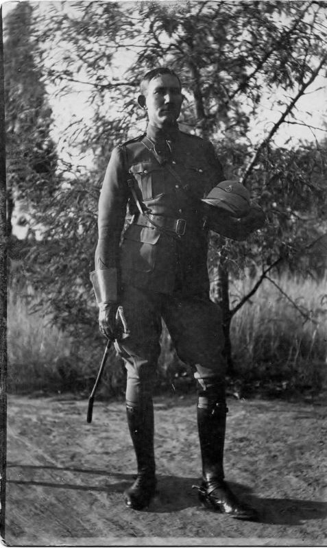 SWAZILAND POLICE
Photo dated 17/December/1916, and signed 'brother Fred'.
