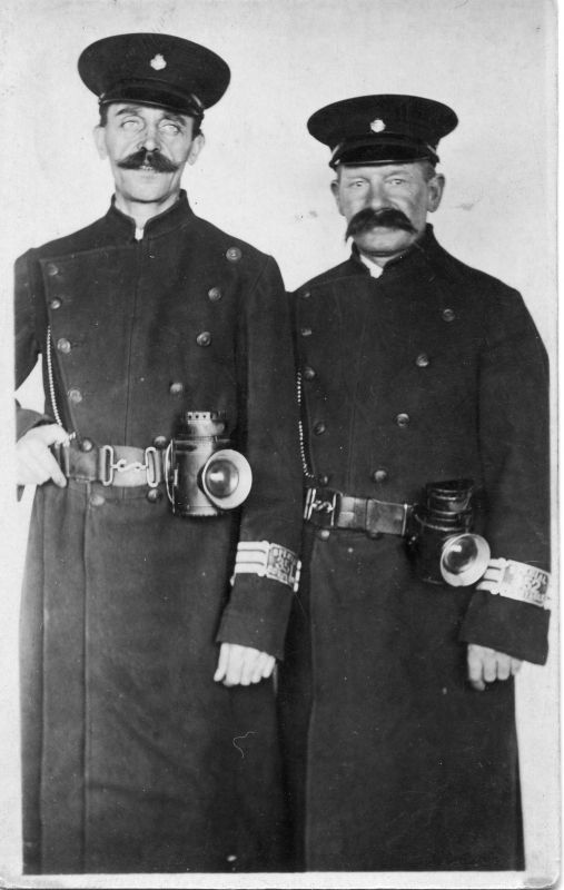 UNKNOWN SPECIAL CONSTABLES
No details.
Appear to be wearing a badge with crown and possible flower shape
