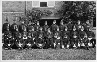 WARICKSHIRE POLICE GROUP
Probably taken in the 1920's as they are wearing WW1 medals.
Believe two have MM as well (back row 3rd left, 2nd right)
