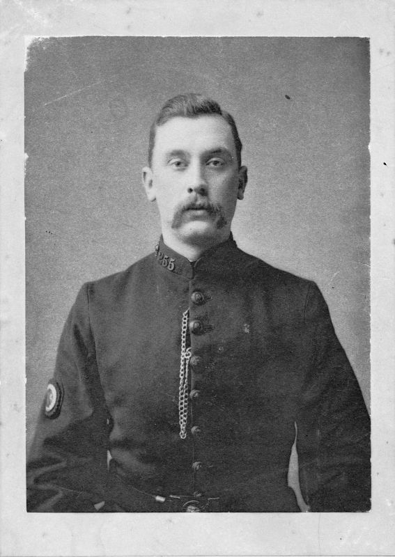 WARWICKSHIRE CONSTABULARY, PC 255
Named on the back as: Walter Henry WILLIAMS
Photo by: G Martin, Warwick.
