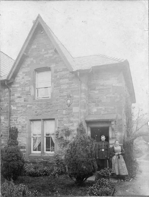 WEST RIDING CONSTABULARY, POLICE HOUSE, PC 186
Sadly no indication of location.
