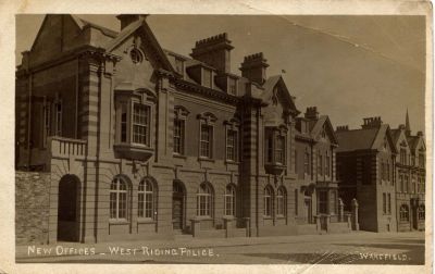 WEST RIDING CONSTABULARY, WAKEFIELD STATION
Photographer, Wilson, Wood Street, Wakefield.
This must have been the training centre from the narrative on the back.
