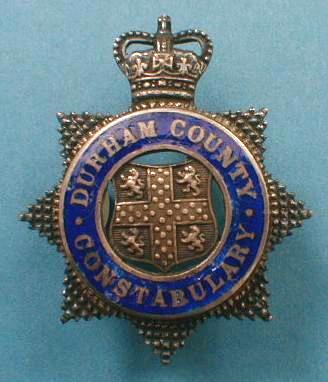 Durham County Constabulary QC cap badge
This cap badge was made of Sterling Silver and worn by senior officers only.  (1953 - 1967)
Keywords: Durham County Constabulary