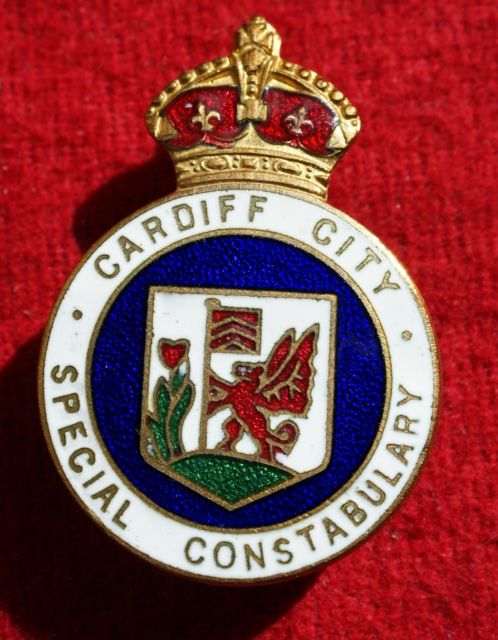 Cardiff City Special Constable Lapel Badge
Enamel And Gilded metal Maker Fattorini on Half Moon Lapel Fixing
Keywords: Cardiff Special Lapel